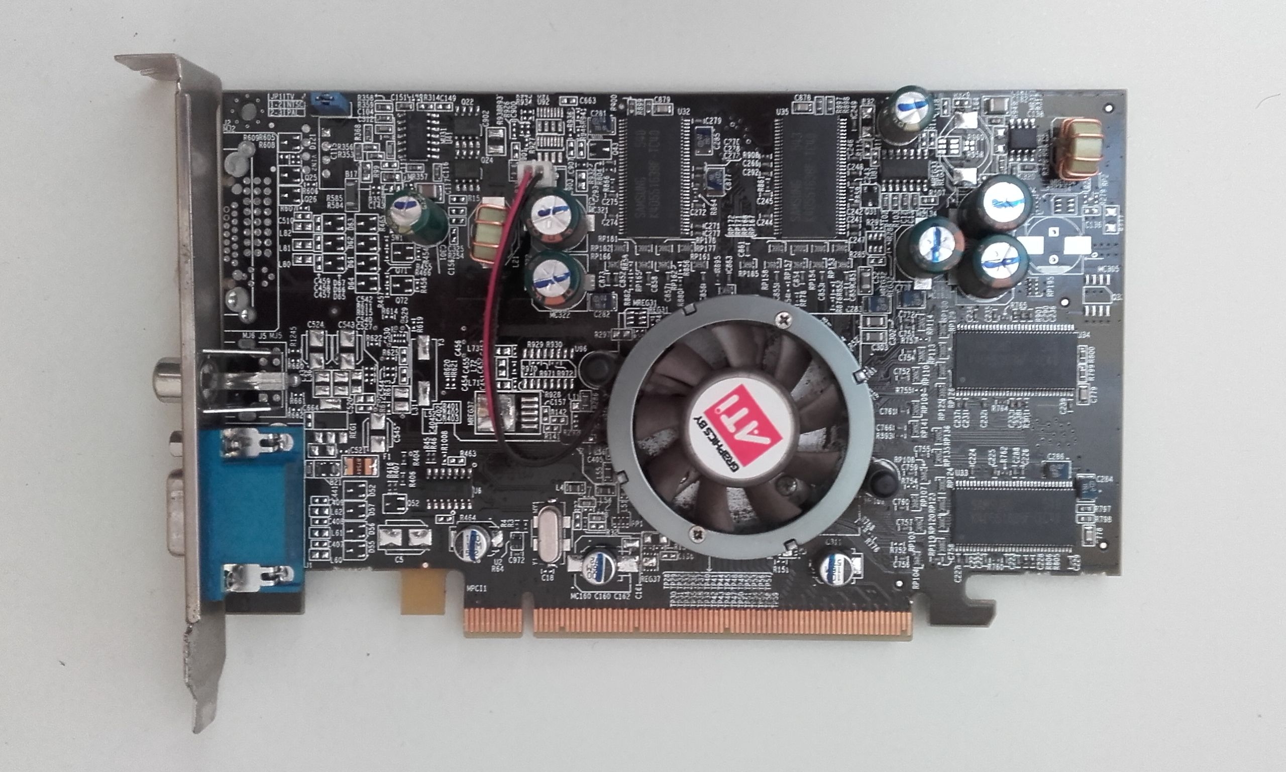 Radeon x. Radeon x600 Pro. AMD Radeon 600x. Видеокарта ATI x550. ATI Radeon x1000 Pro.